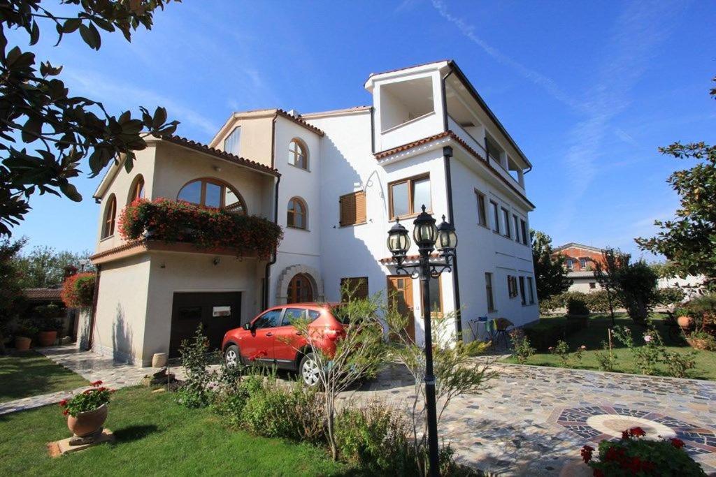 Apartments Anita Pomer Exterior photo