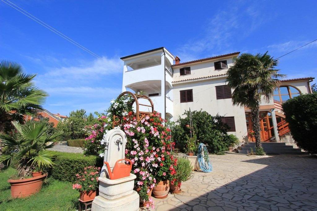 Apartments Anita Pomer Exterior photo