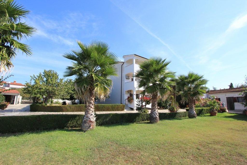 Apartments Anita Pomer Exterior photo